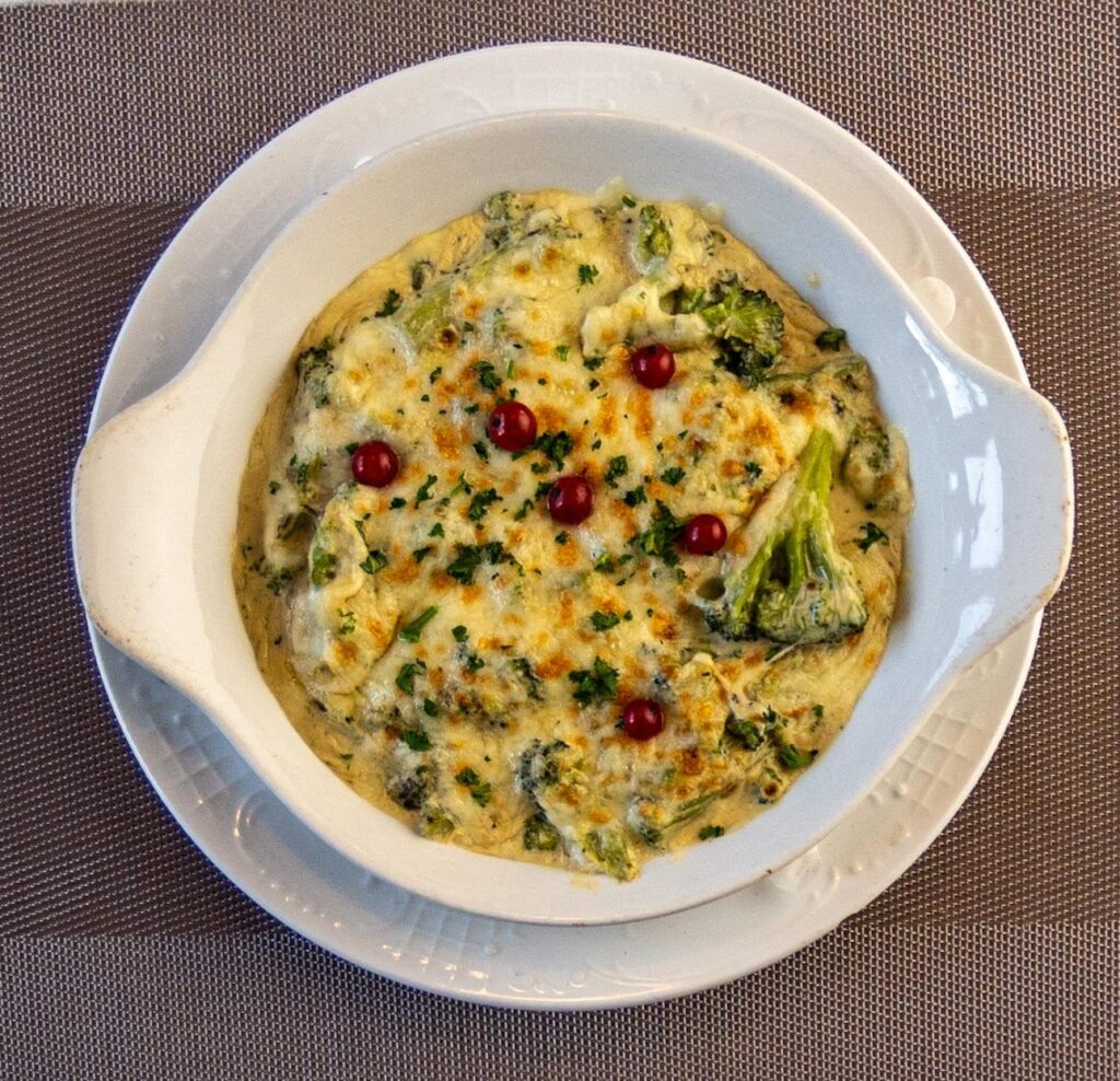 Griechische Spezialitäten und Restaurantdetails bei Athos in Hohenwestedt